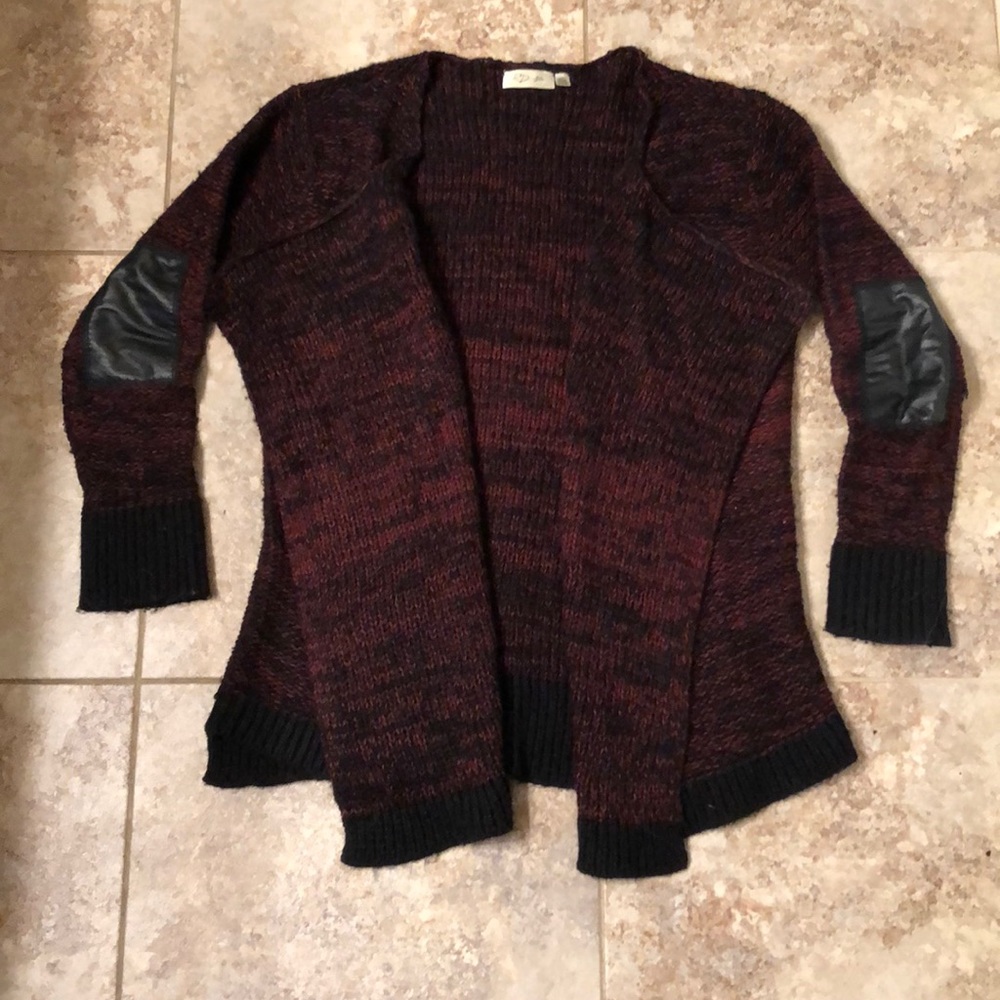 Super cute comfy sweater!!